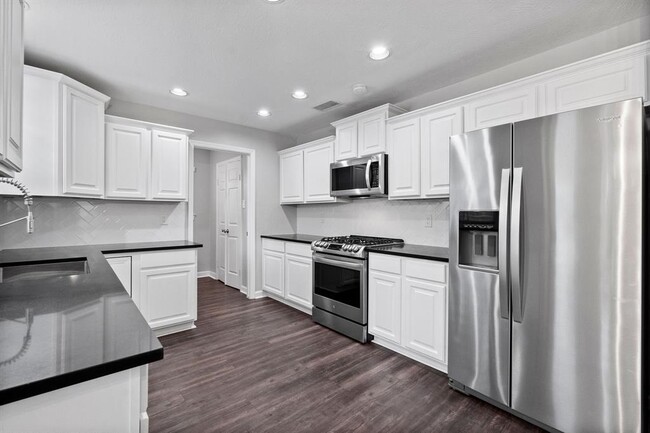 Building Photo - 231 E Golden Arrow Cir