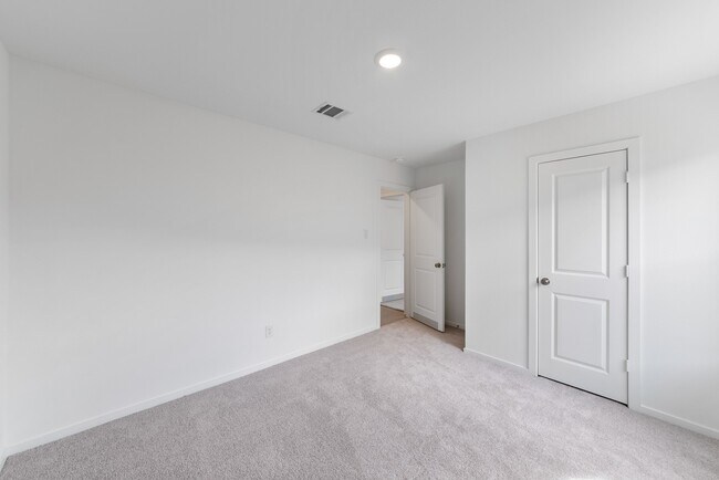Building Photo - 3041 Majestic Sunrise Dr