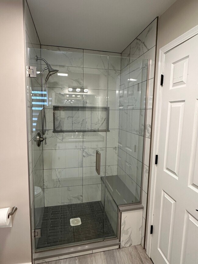 Building Photo - 992 Langtry Ct