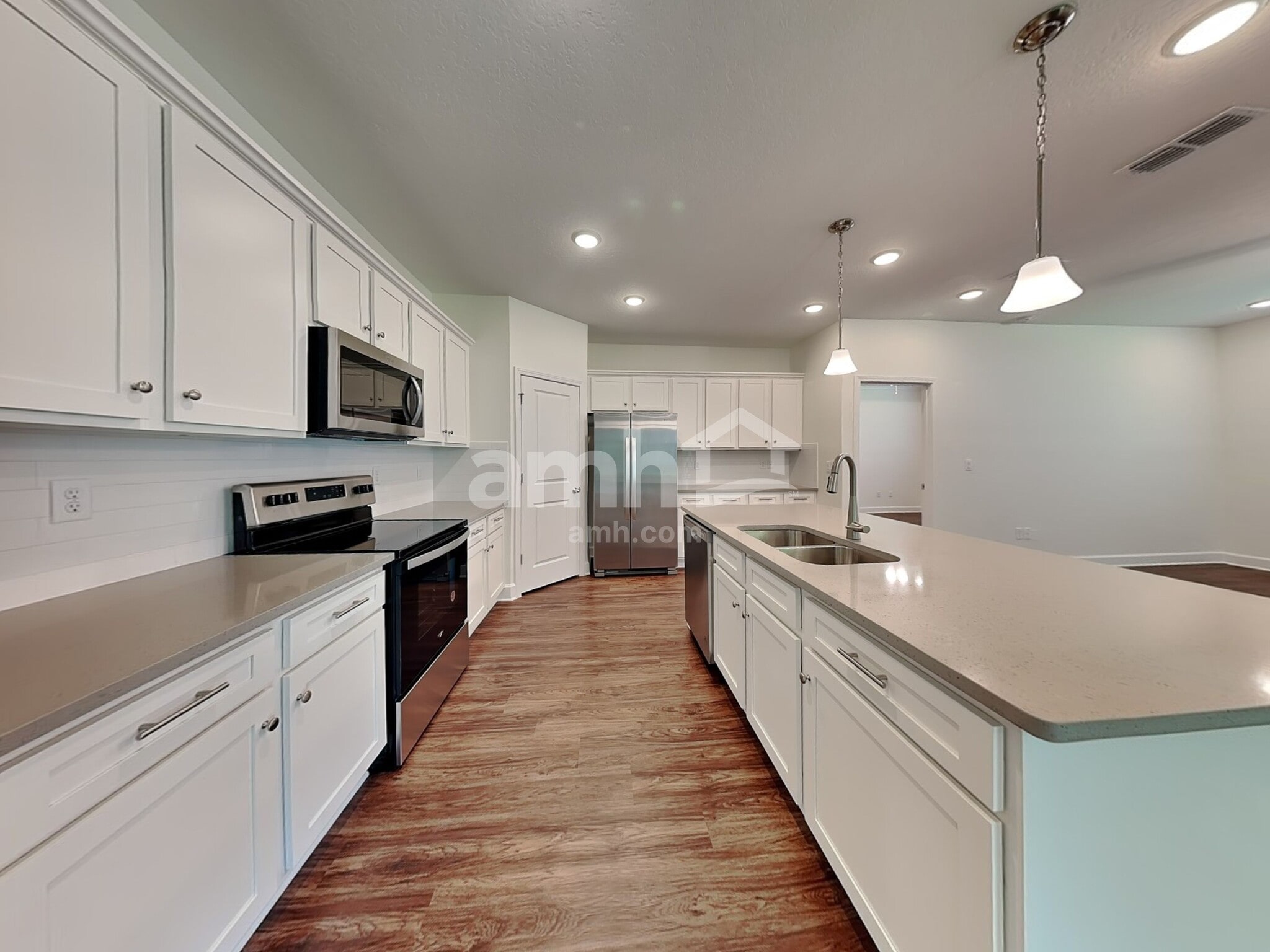 Building Photo - 484 Banyan Frst Dr