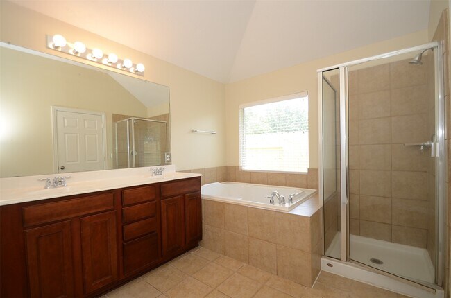 Building Photo - 23207 Dewflower Dr