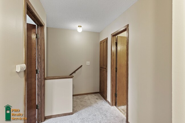 Building Photo - 3 bedroom Townhome in Inver Grove Heights