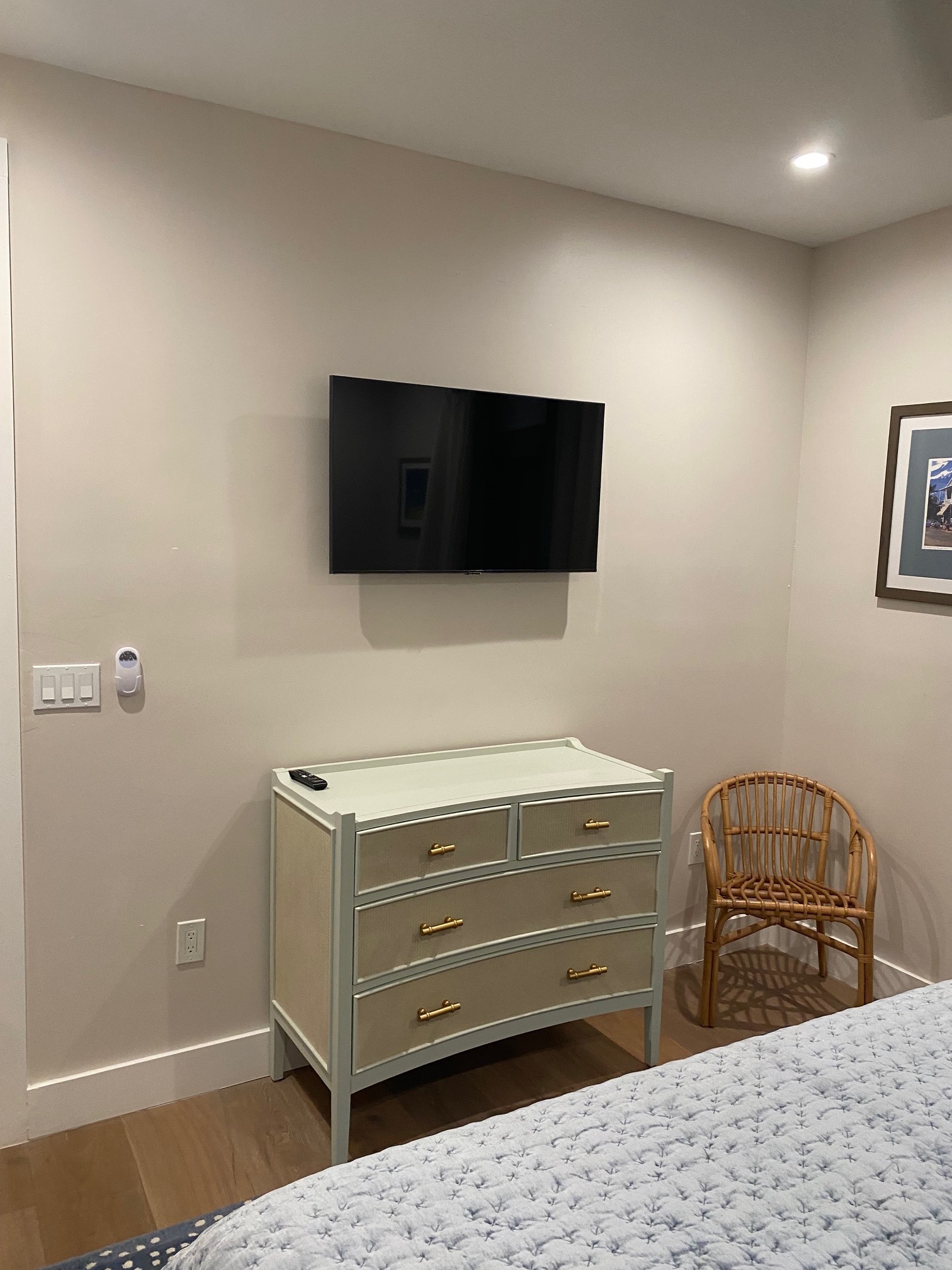 Bedroom TV - 1102 Pearl St