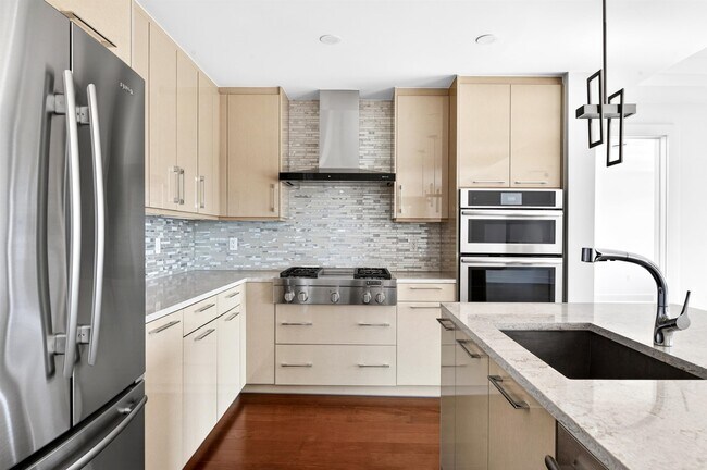 Building Photo - 100 Eton Row