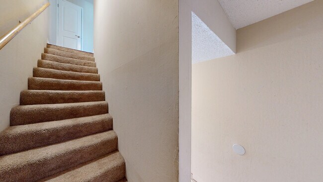 Building Photo - 18225 Happy Ln