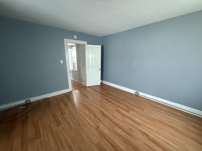 Building Photo - 417 Willow St