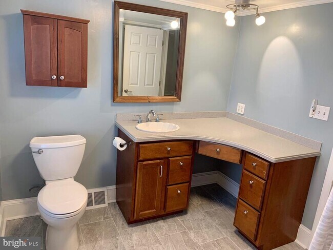 Building Photo - 812 N Judson St