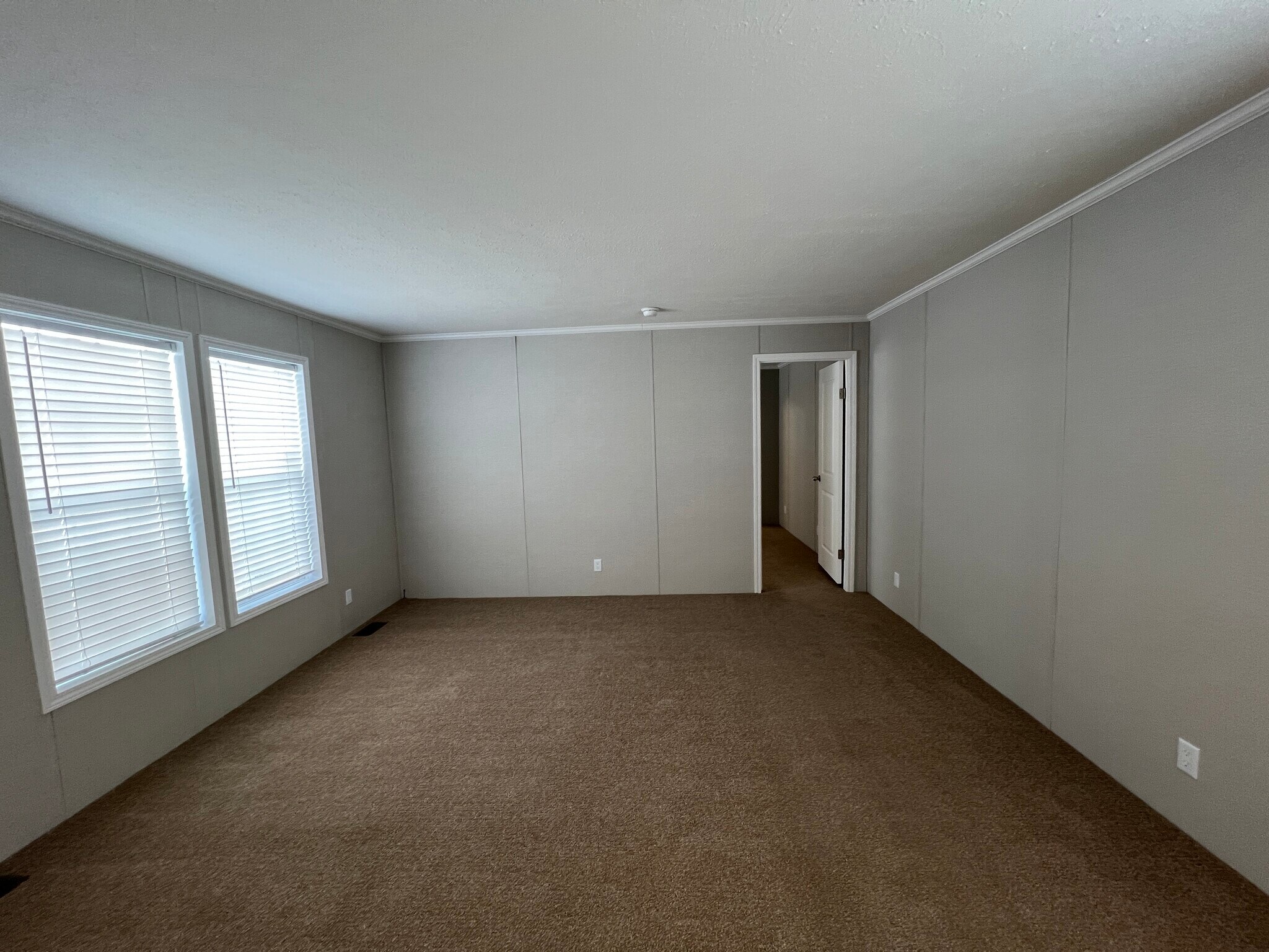 Building Photo - 15856 Marentette Dr