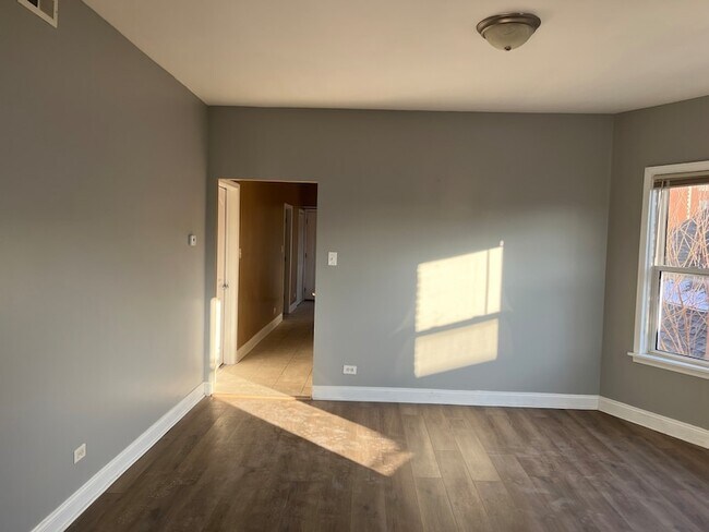 Building Photo - 1451 N Massasoit Ave