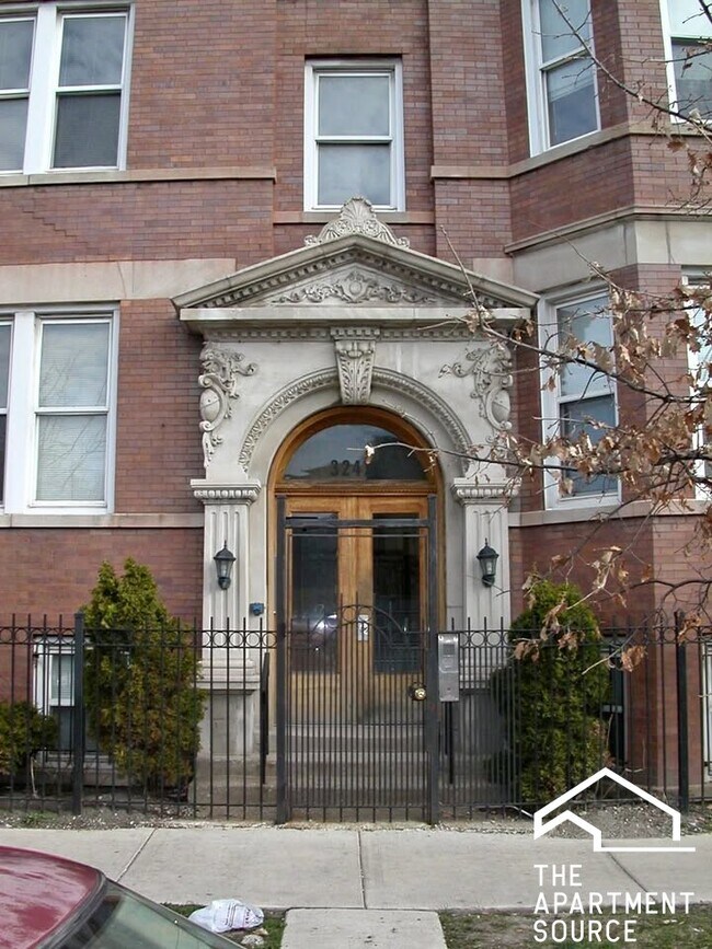 Building Photo - 3242 W Wrightwood Ave