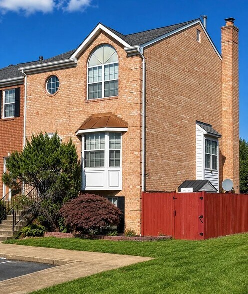 Building Photo - 21028 Gladstone Dr