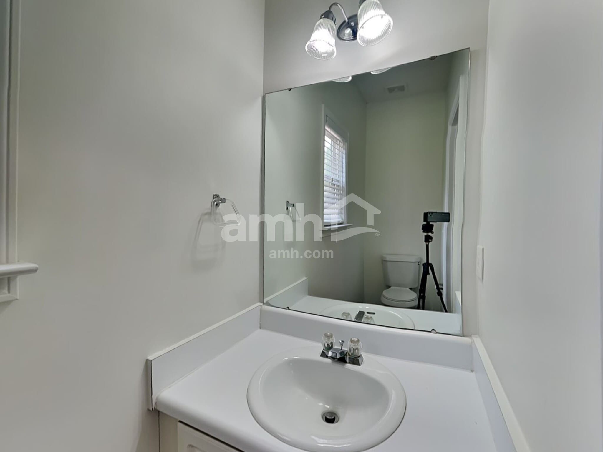 Building Photo - 105 Bay Hill Dr