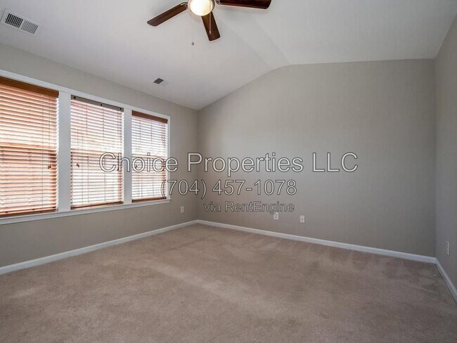 Building Photo - 14930 Ballantyne Village Way