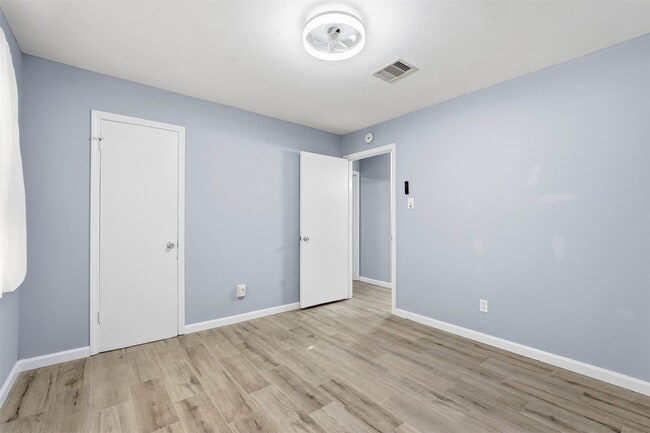 Building Photo - 3106 Madeley St