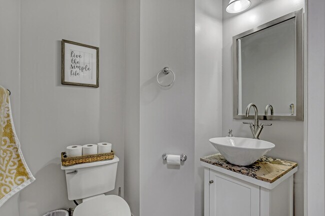 Building Photo - 10751 Oak Bend Way