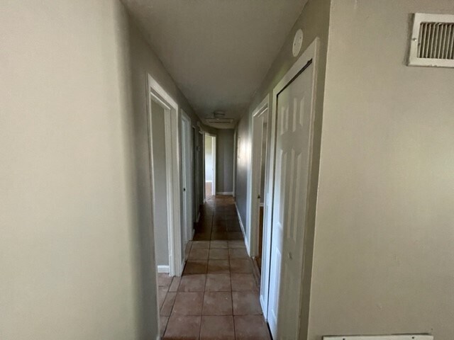 Building Photo - 366 Janell Dr