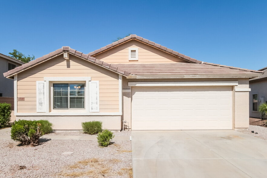 Primary Photo - 2540 W Silver Streak Way