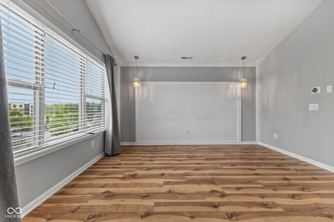 Building Photo - 13093 Grand Vue Dr
