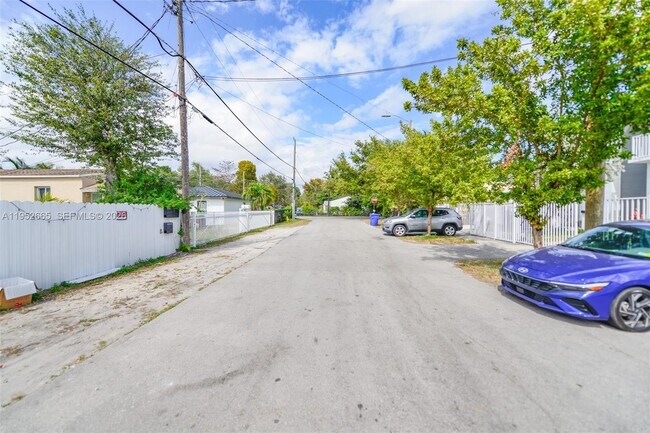 Building Photo - 6320 NW 1st Pl