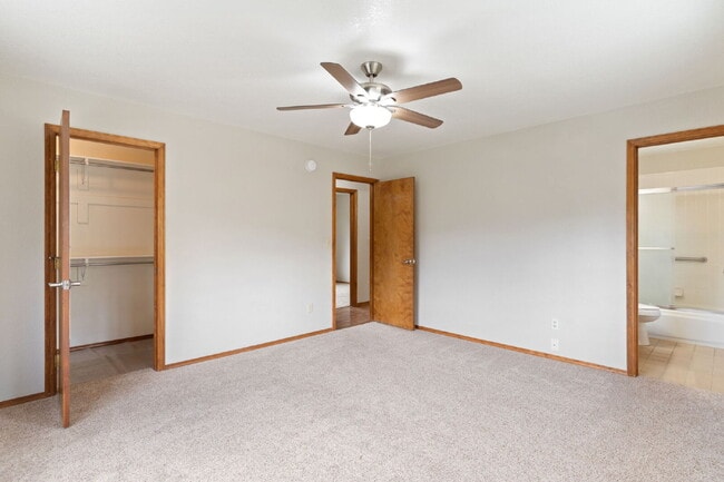 Building Photo - Rare Woodland Park Rental with RV Parking,...