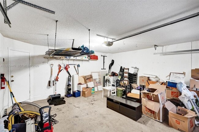 Building Photo - 1046 Satinleaf St