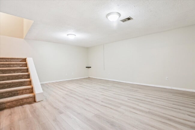 Building Photo - Pet-friendly 2 bed/2.5 bath Lakewood townhome - Available Now!