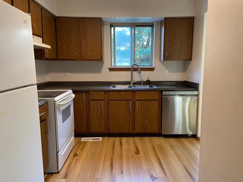 Building Photo - 267 N Colonial Dr