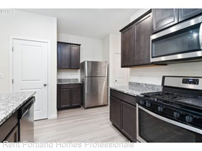 Building Photo - 3 br, 2.5 bath House - 60 NE 134th Place