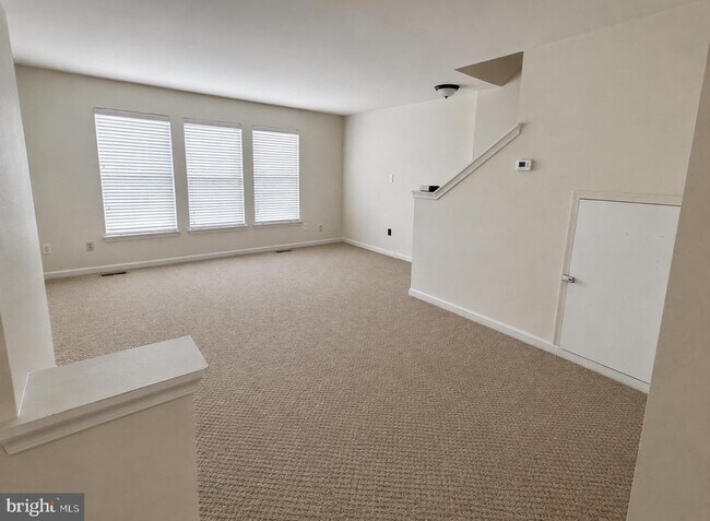 Building Photo - 6731 Stone Maple Terrace