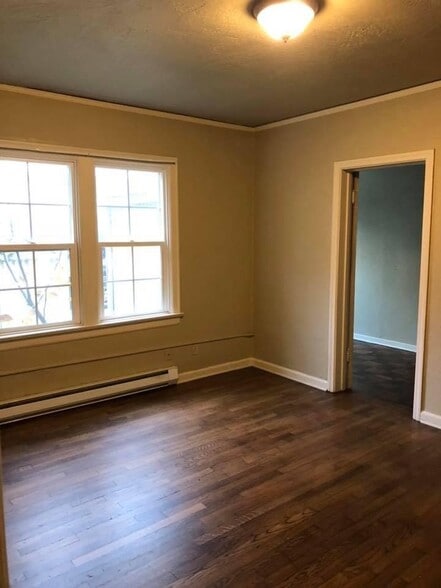 Primary Photo - 2030 Maple St