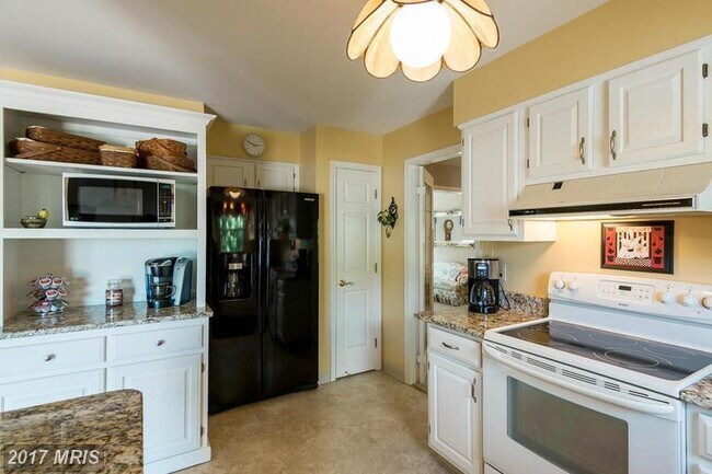 Building Photo - 3715 Valerie Carol Ct