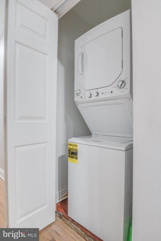 Building Photo - 1255 Raum St NE