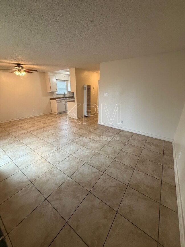 Building Photo - 6808 N El Dorado St