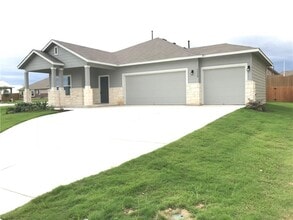 Building Photo - 1532 Maier Dr