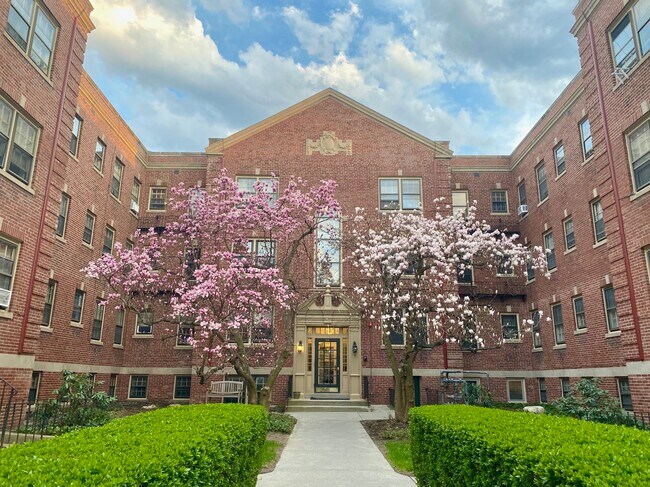 Building Photo - 60 Elm St