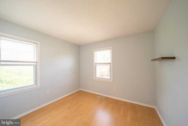 Building Photo - 9572 Inverary Ct