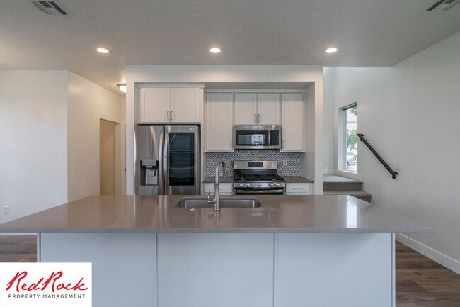 Building Photo - 5524 S Ochre Ln