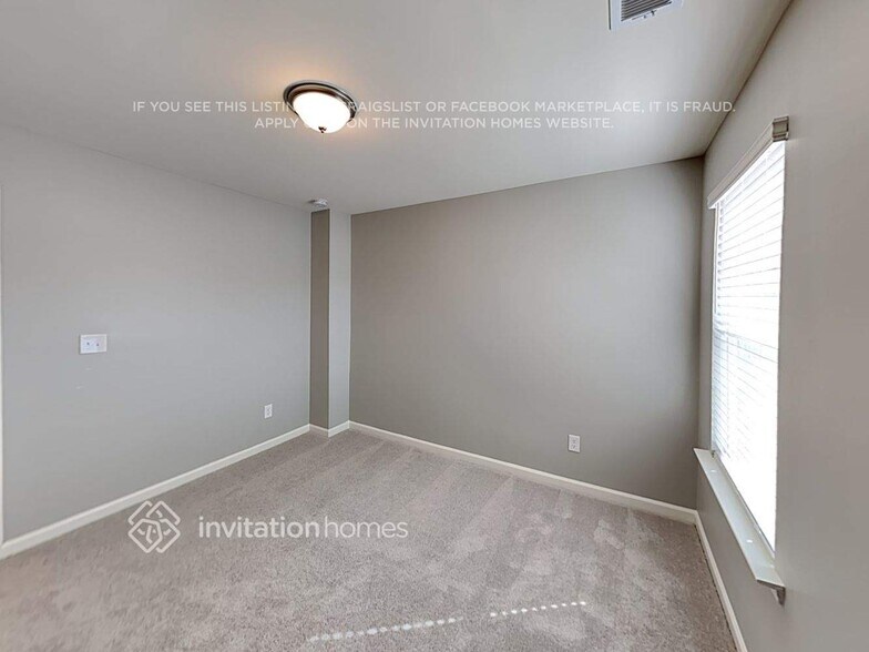 Building Photo - 121 Webster Cir