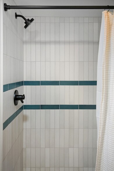 Building Photo - 5847 NE 30th Ave