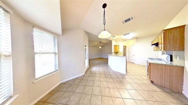 Building Photo - 903 Lantana Dr