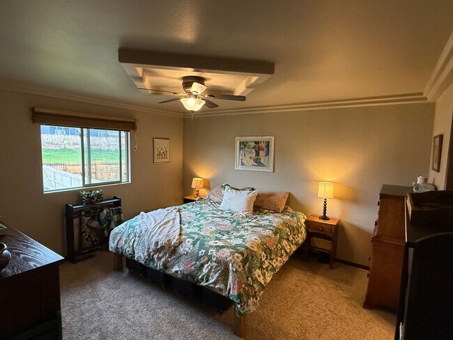 Building Photo - ~ APPLICATIONS PENDING ~ 4 Bedroom, 3 Bath...