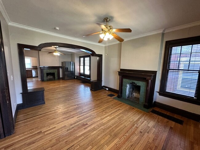 Building Photo - 243 E 16th Ave
