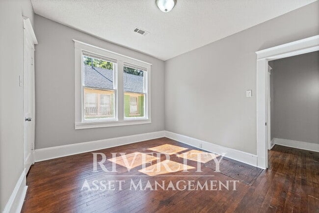 Building Photo - Step into a piece of Memphis history with ...