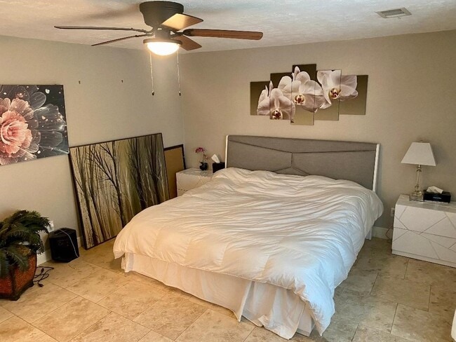 Building Photo - 2419 Briarlee Dr