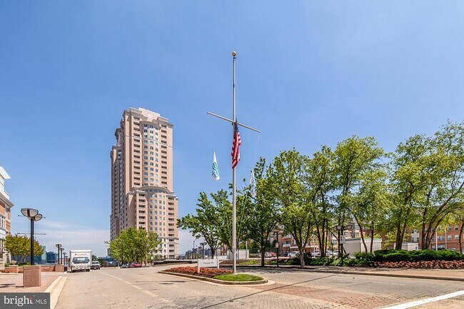 Building Photo - 23 Pierside Dr