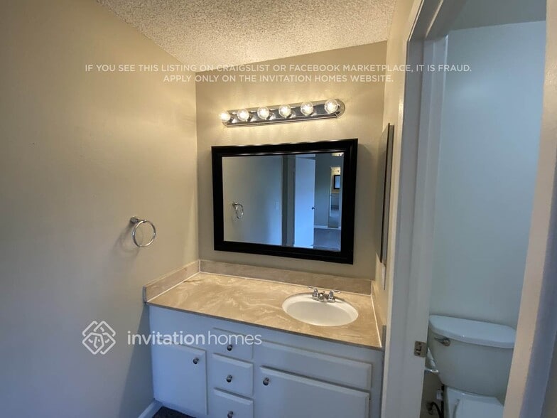 Building Photo - 513 Hummingbird Way