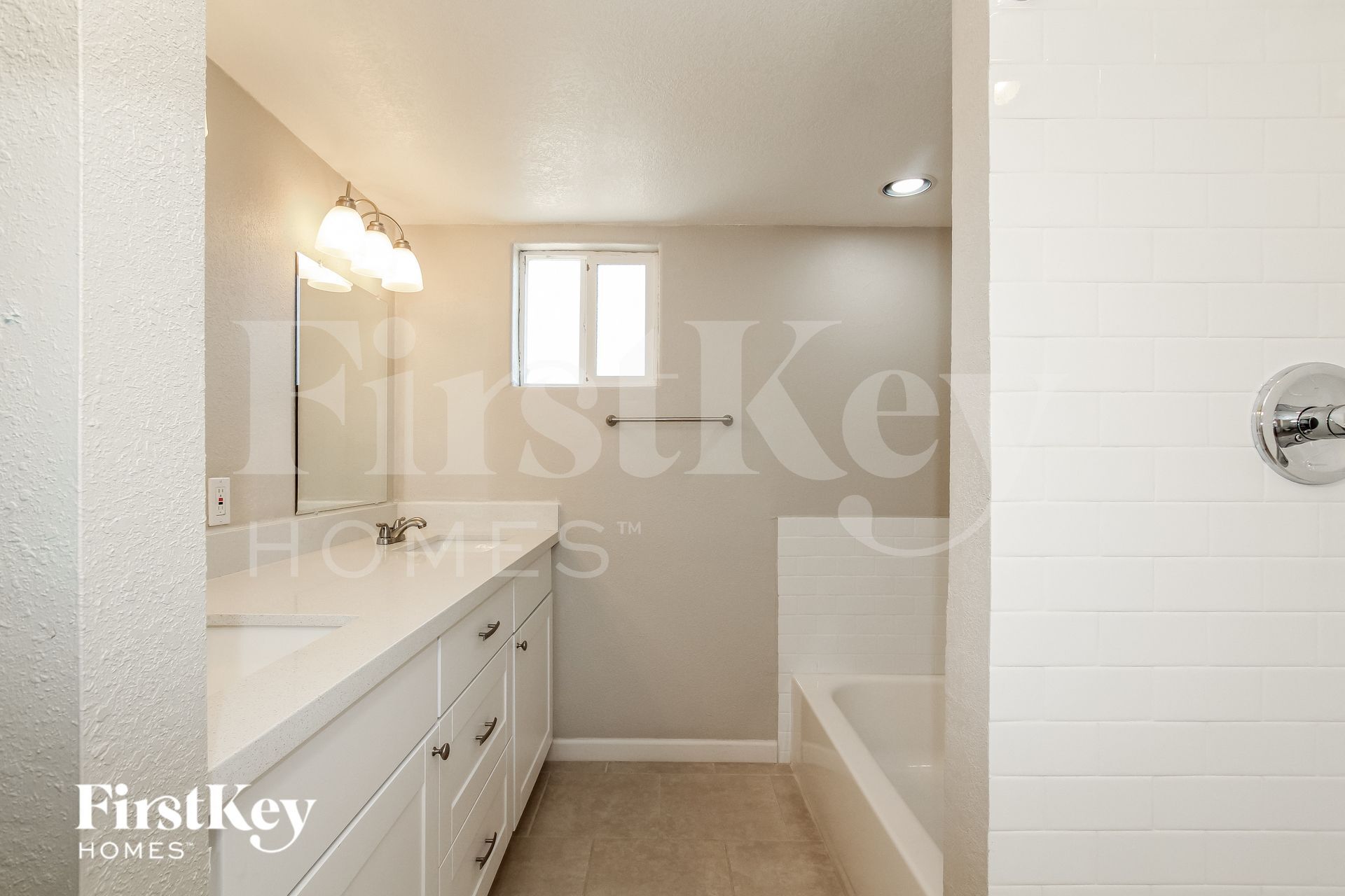 Building Photo - 4138 E Bluefield Ave