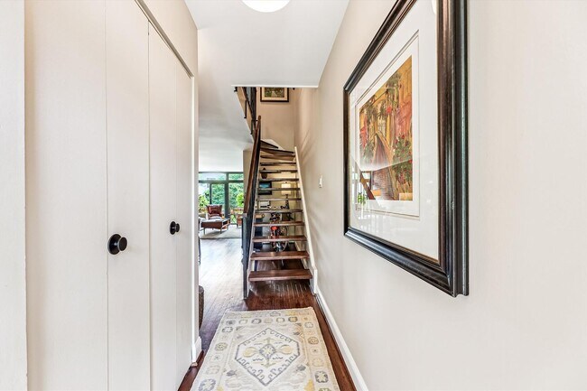Building Photo - Chic Two-Level Condo in Prime SW Waterfront Location