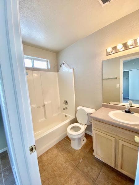 Building Photo - 2253 Tierra De Oro Way