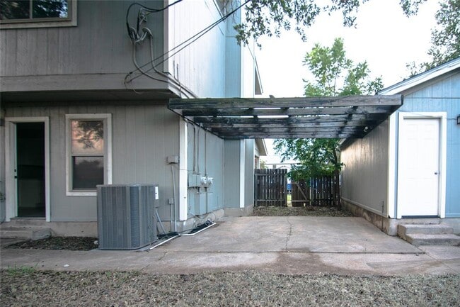 Building Photo - 8807 Springmail Cir